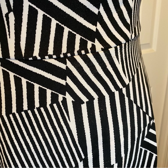 2for$35 Atmosphere Black & White Abstract Stripes A-Line Dress Size UK14/US10 - Picture 7 of 13